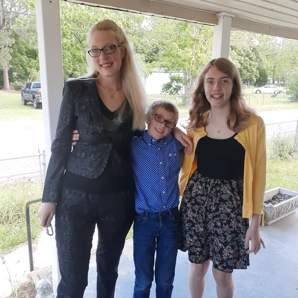 Meet your Posher, Sara - Picture 2 of 2